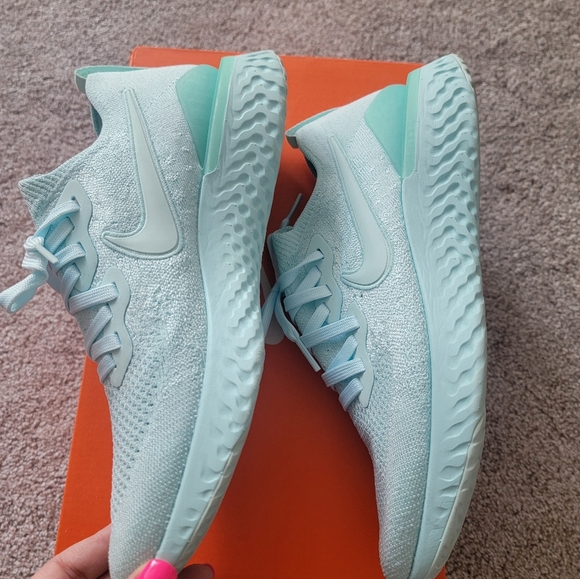 Nike Epic React Flyknit 2 - Picture 3 of 5